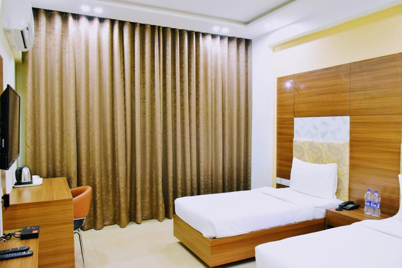 Hotel When In Gurgaon - Opposite To Artemis Hospital Kültér fotó